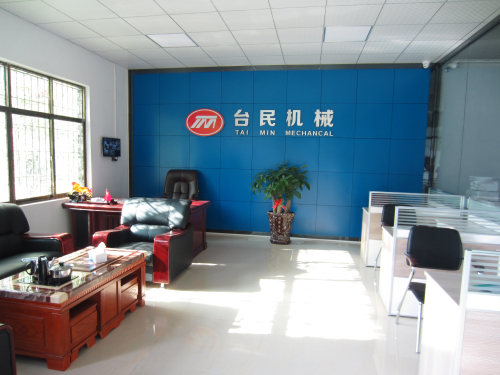 臺(tái)民機(jī)械展示廳